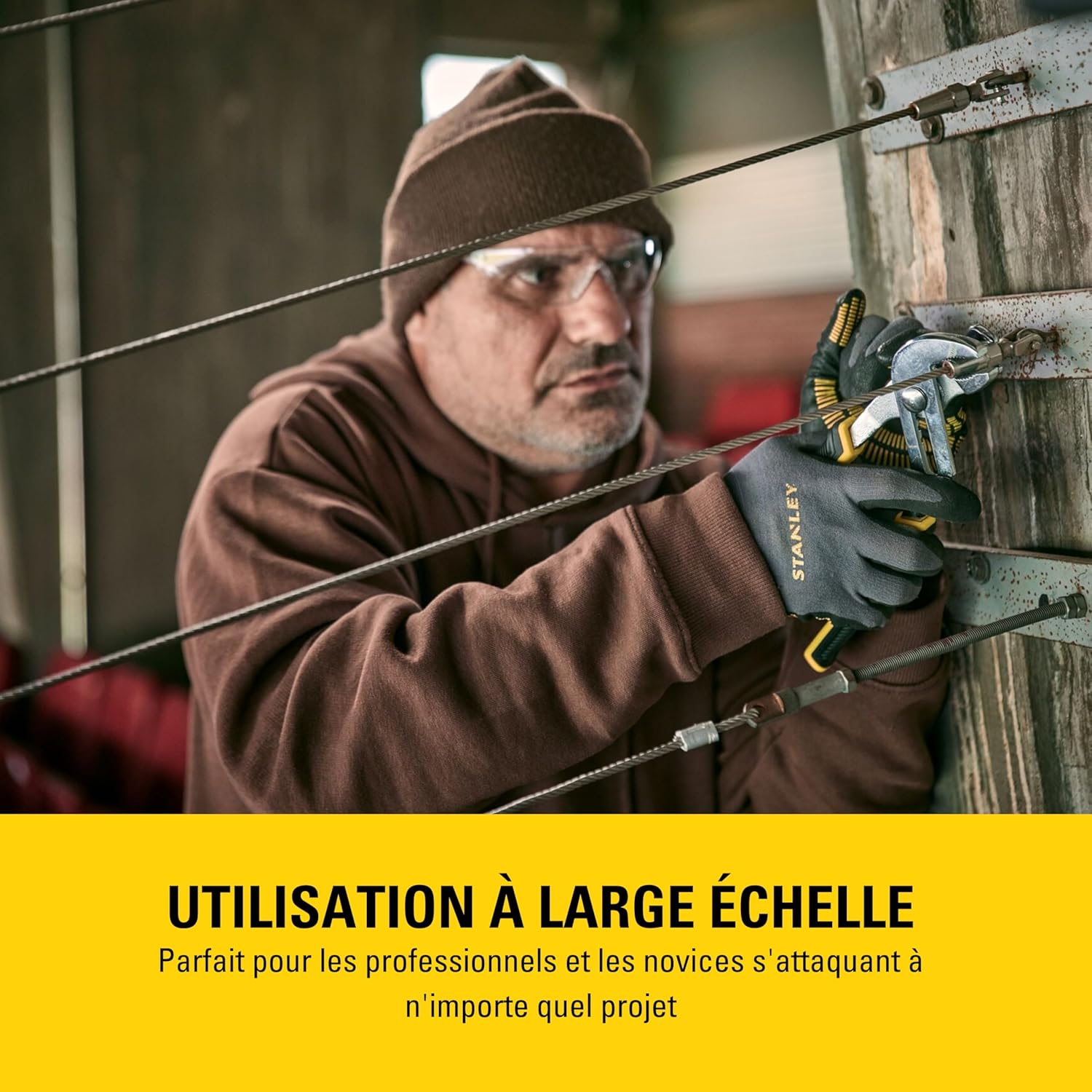 STANLEY Valise de Maintenance 142 Pièces - Pinces et Coupe-Touts, Clé à Molette, Niveau, Mesure, Tournevis, Scie à Métaux, Cutter, Marteau, Outils pour Serrage-Vissage STMT98109-1